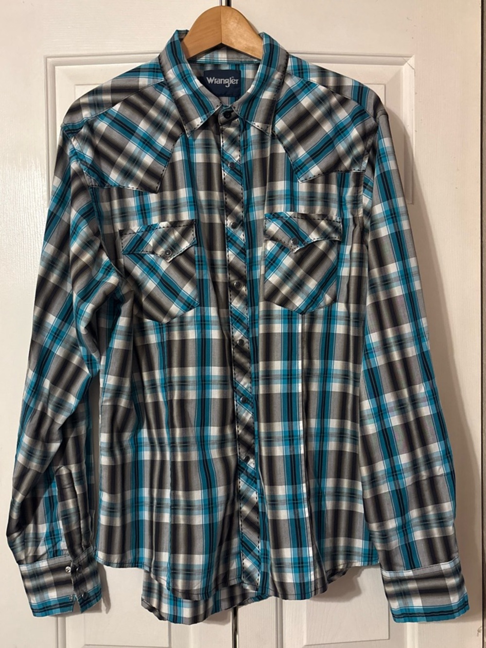 Wrangler Men’s Teal and Black Plaid Snap-Down Western Shirt - XL